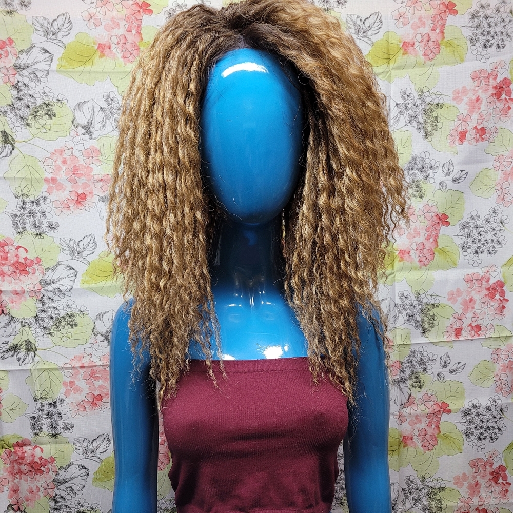 **SOLD**Blonde Ombre Curly Kinky wig